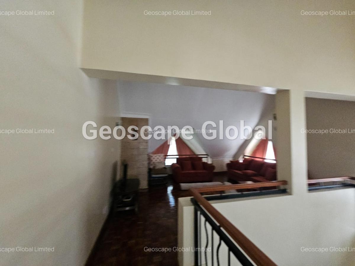 5 Bed Townhouse with En Suite in Lavington - 2