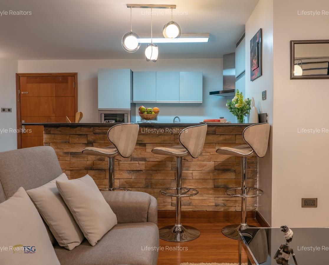 Serviced 2 Bed Apartment with En Suite at Wood Avenue - 5