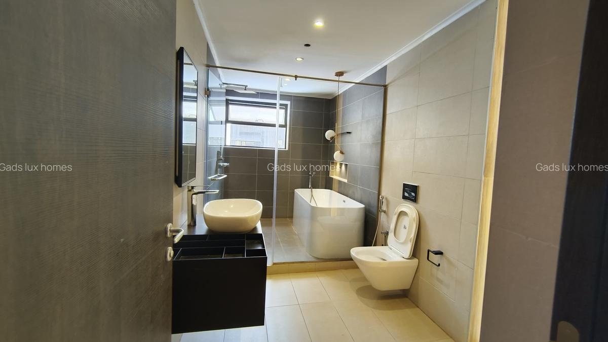 5 Bed Villa with En Suite at Runda - 10