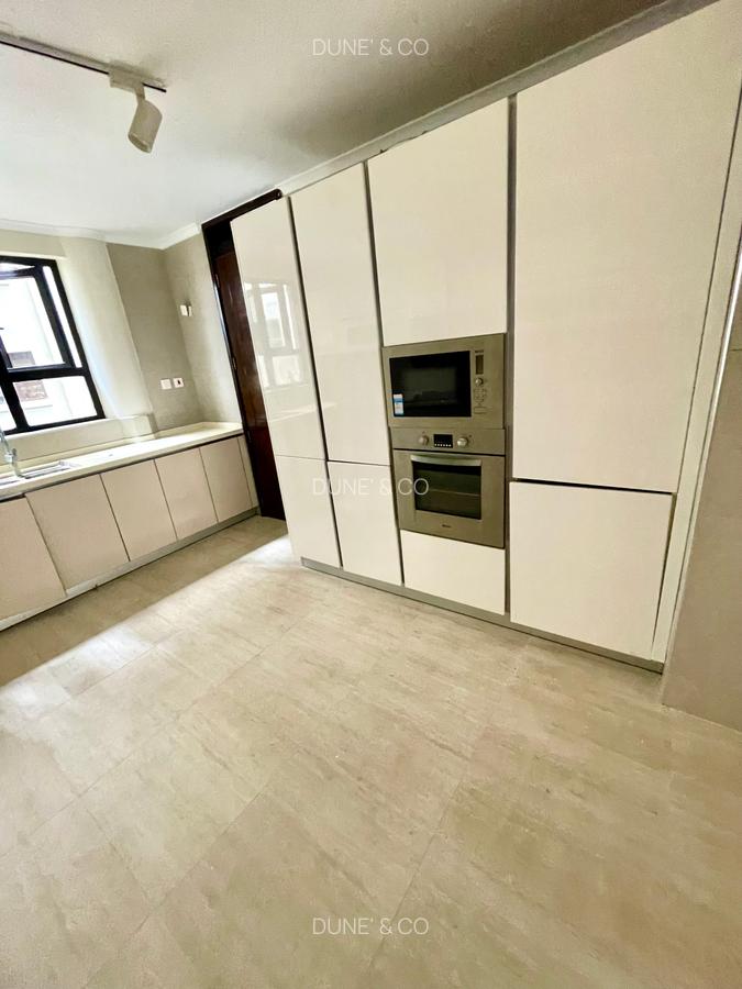 3 Bed Apartment with En Suite in Riverside - 7