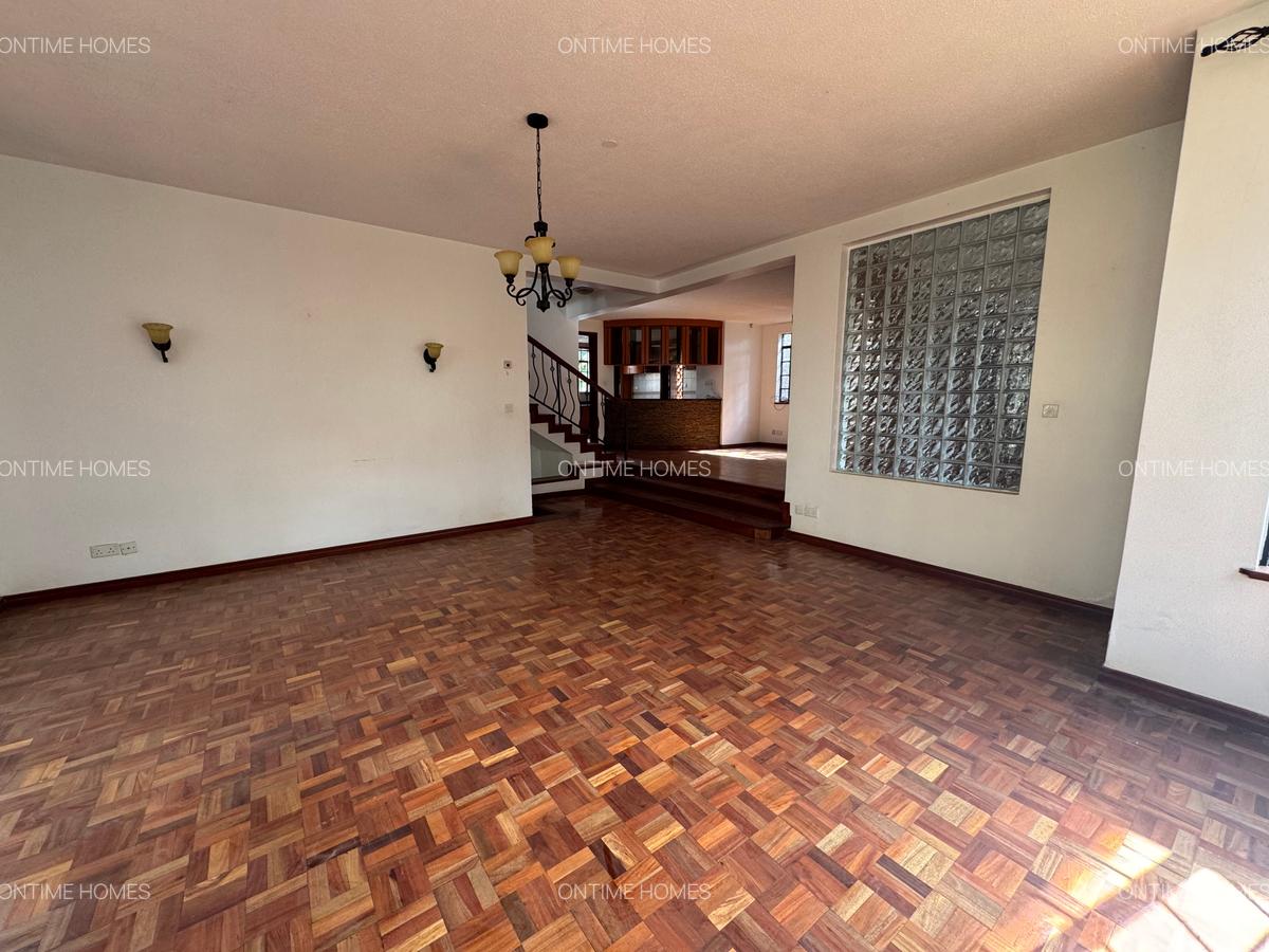 5 Bed Villa with En Suite at Lavington - 4