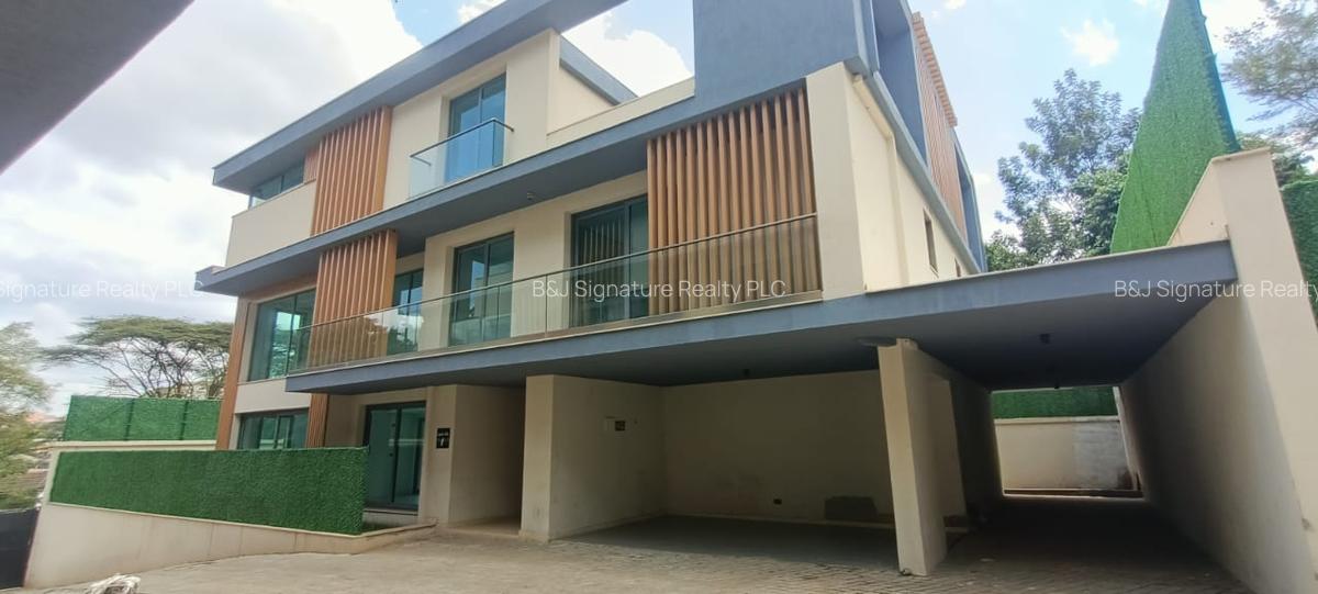 5 Bed Villa with En Suite in Lavington - 10