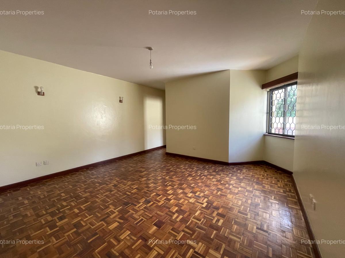 5 Bed Townhouse with En Suite in Lavington - 10