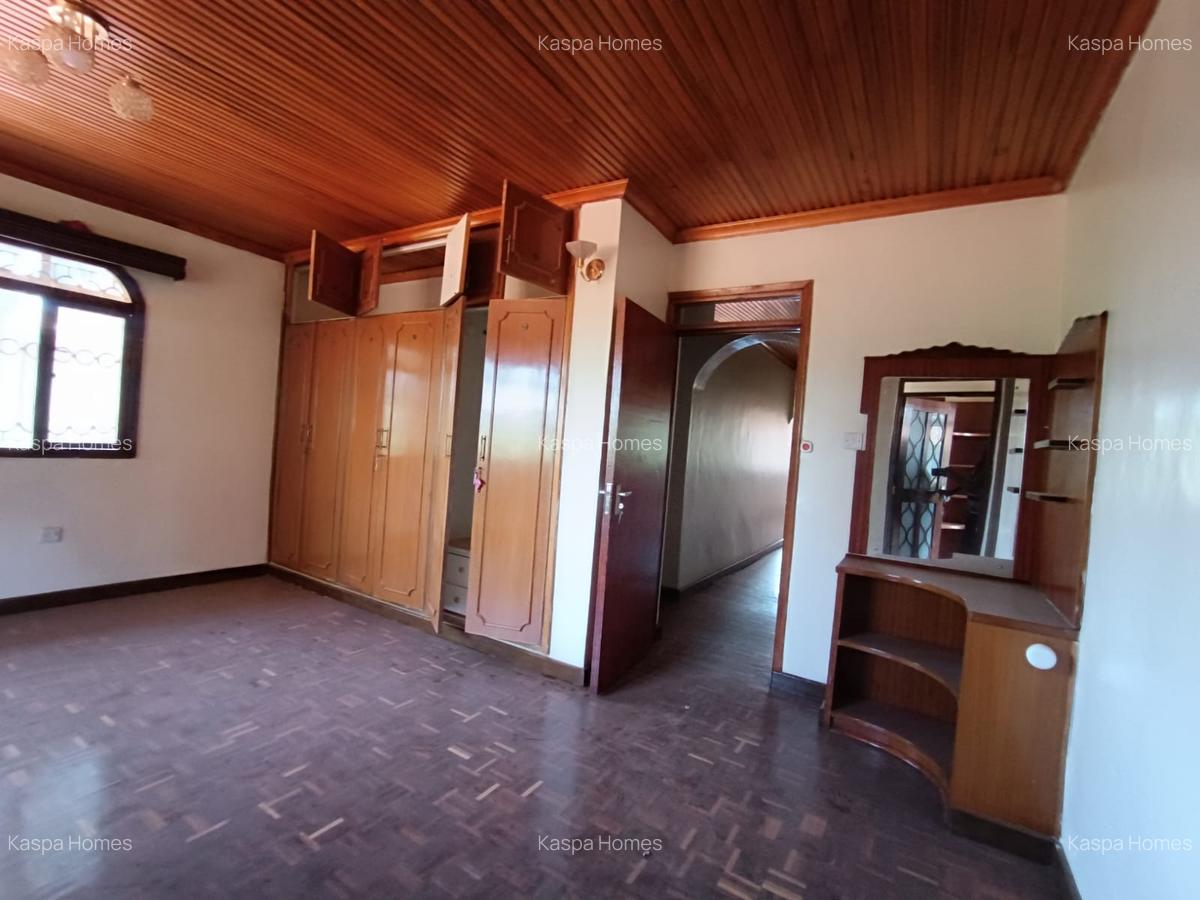 4 Bed House with En Suite in Runda - 5