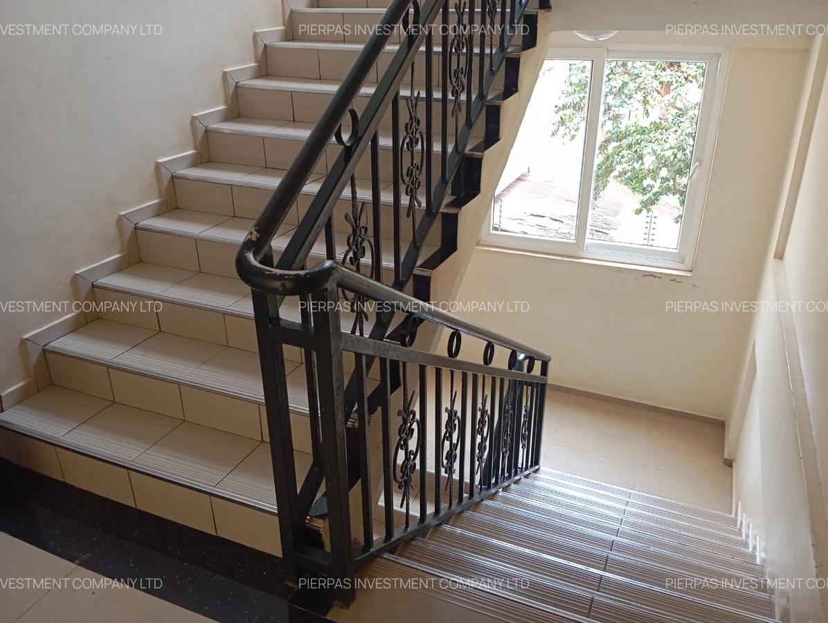 Serviced 3 Bed Apartment with En Suite in Westlands Area - 12