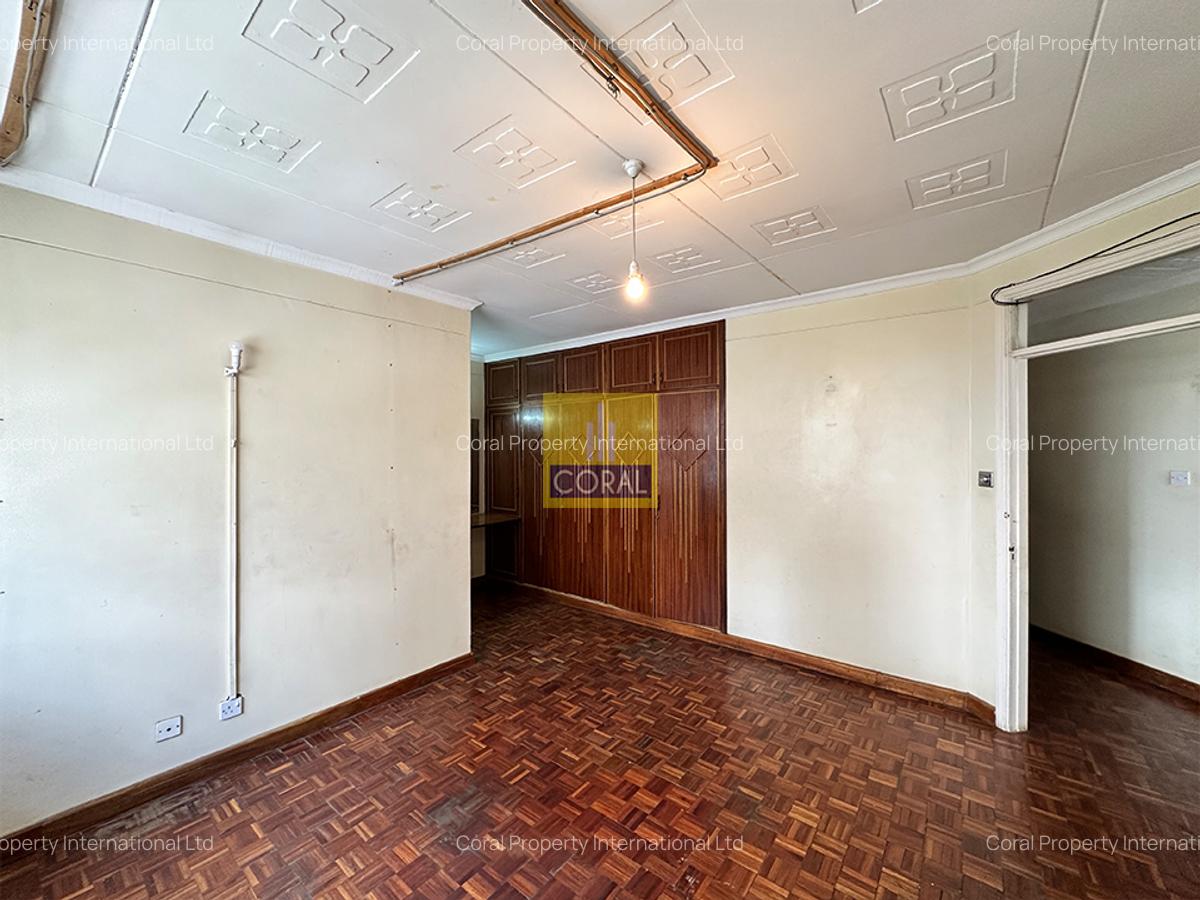 5 Bed Townhouse in General Mathenge - 14