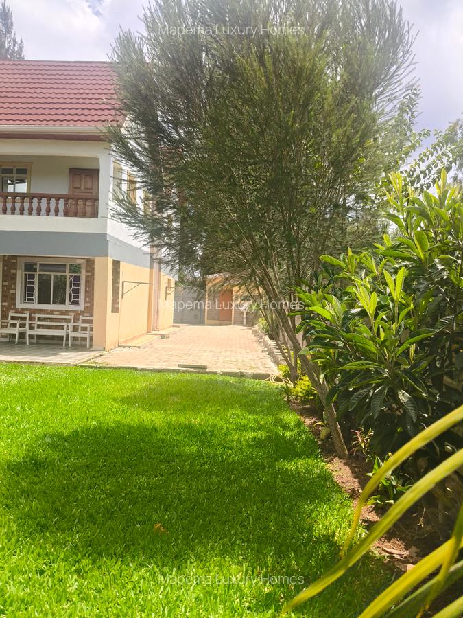 4 Bed House with En Suite at Mamba Road - 4