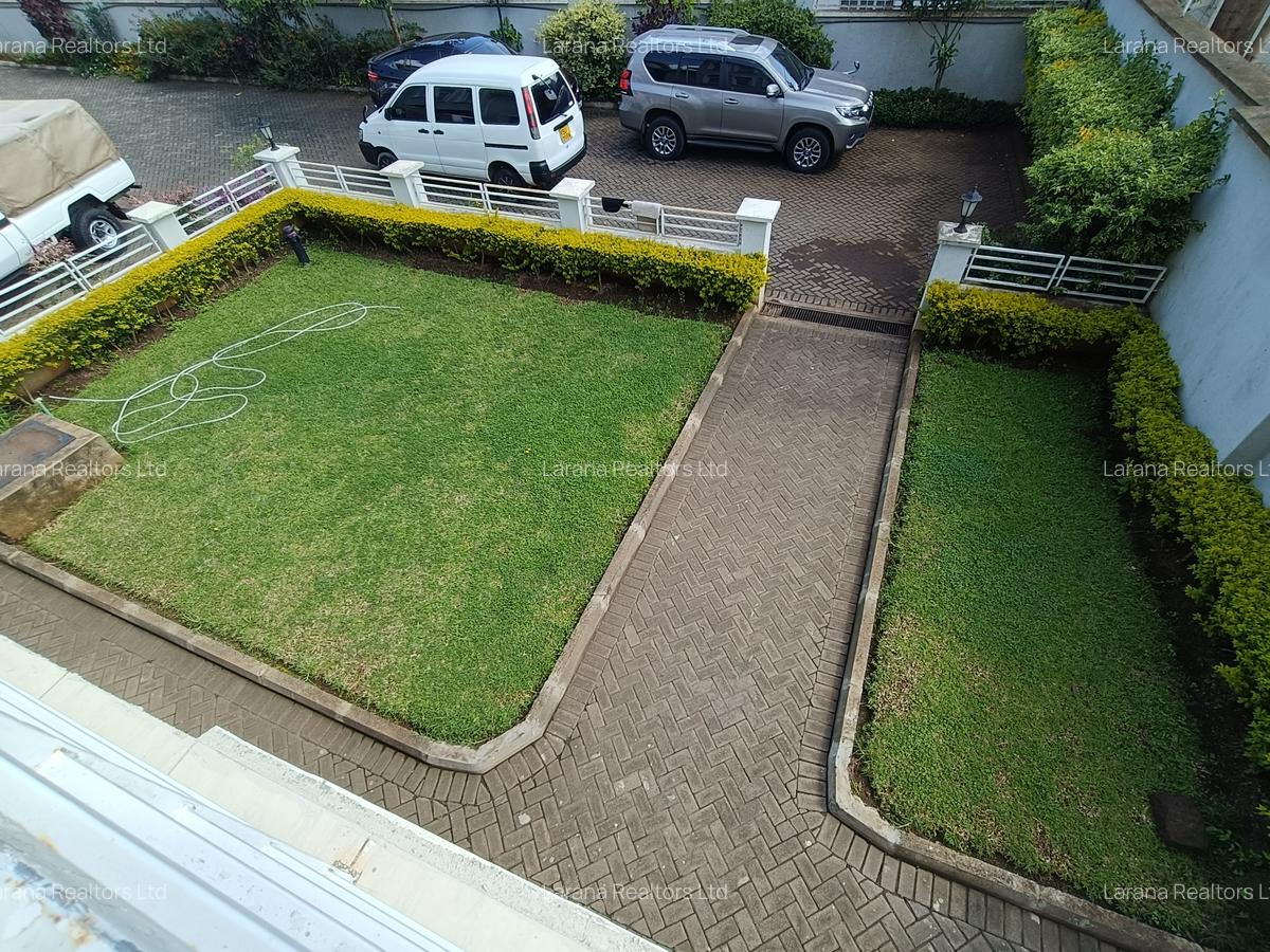 5 Bed Townhouse with En Suite at Amboseli Rd - 16