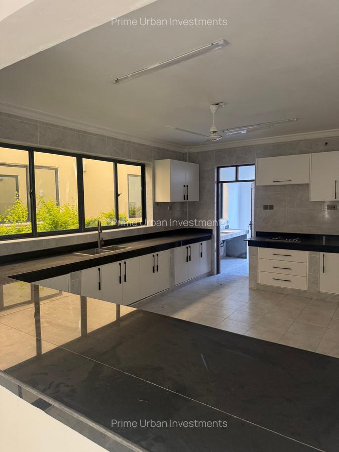 5 Bed House with En Suite in Kikambala - 16