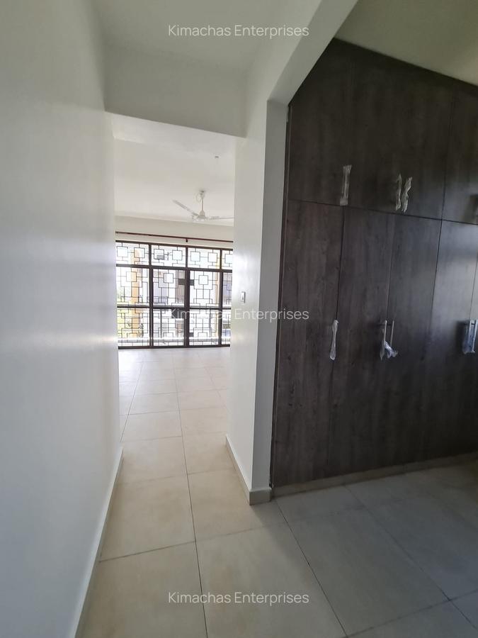3 Bed Apartment with En Suite at Green Wood Drive - 9