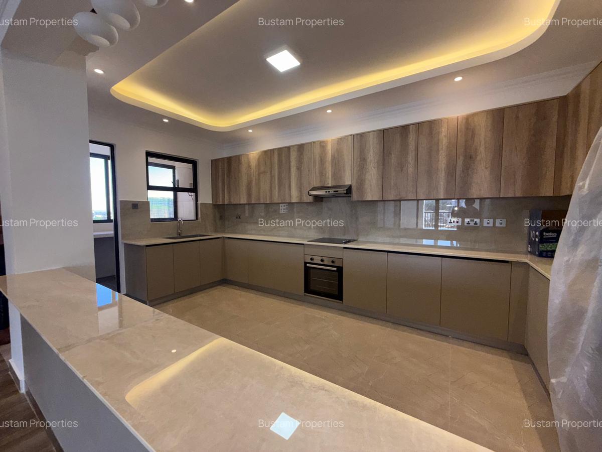 3 Bed Apartment with En Suite in Brookside - 7