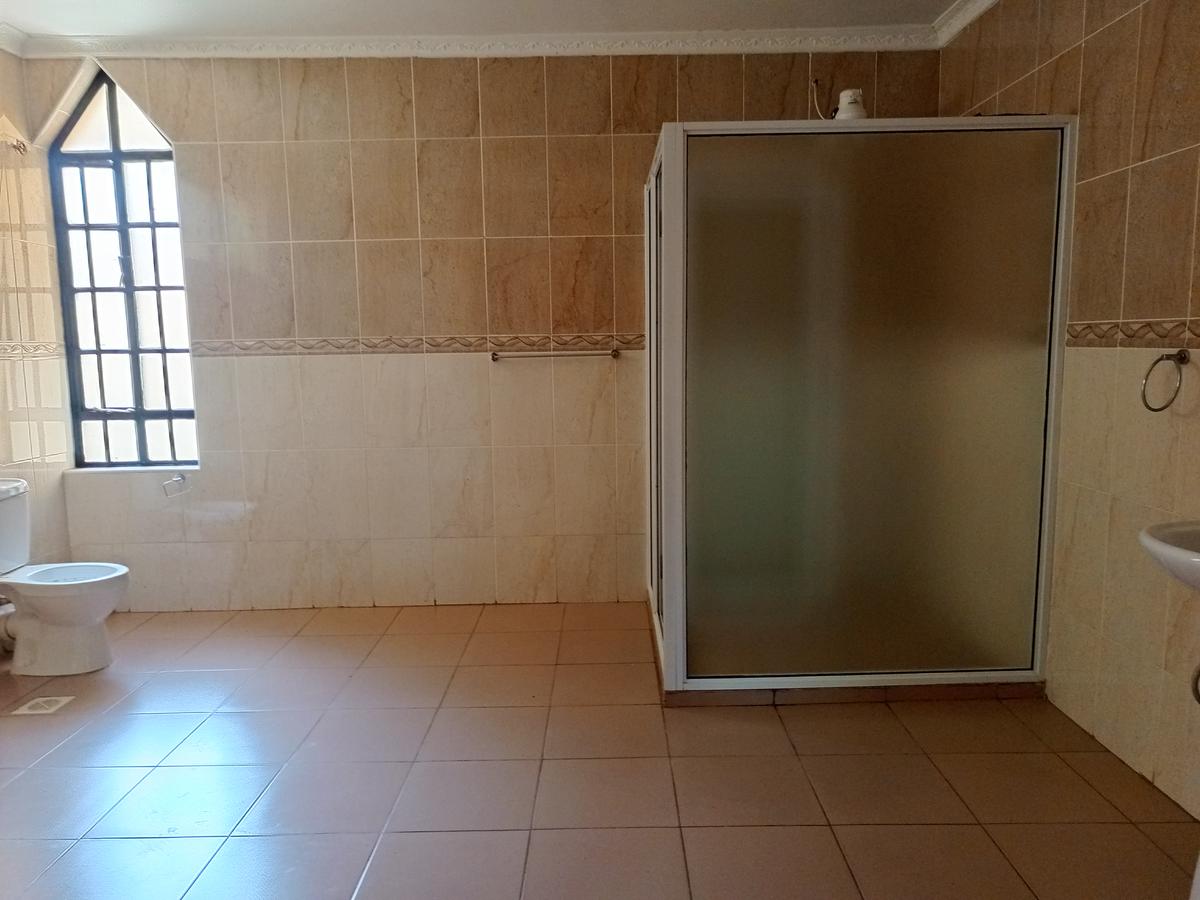 5 Bed Townhouse with En Suite in Kyuna - 7