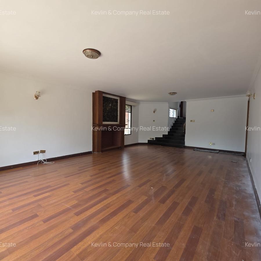 5 Bed Villa with En Suite in Gigiri - 20