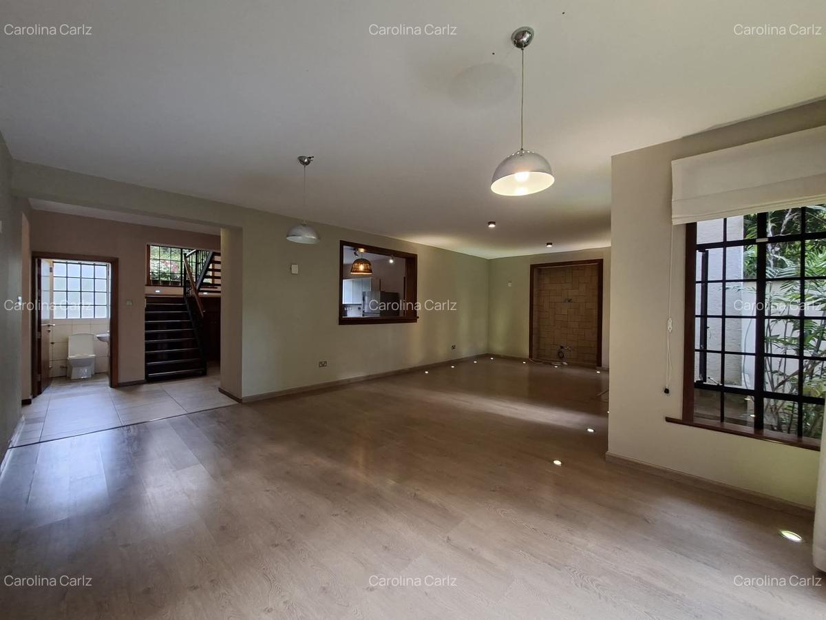 2 Bed Townhouse with En Suite at Lakeview - 3