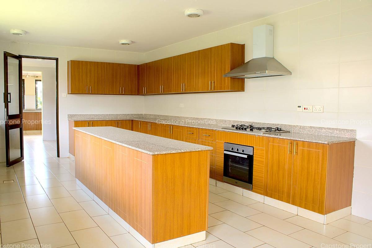 4 Bed Townhouse with En Suite in Runda - 12