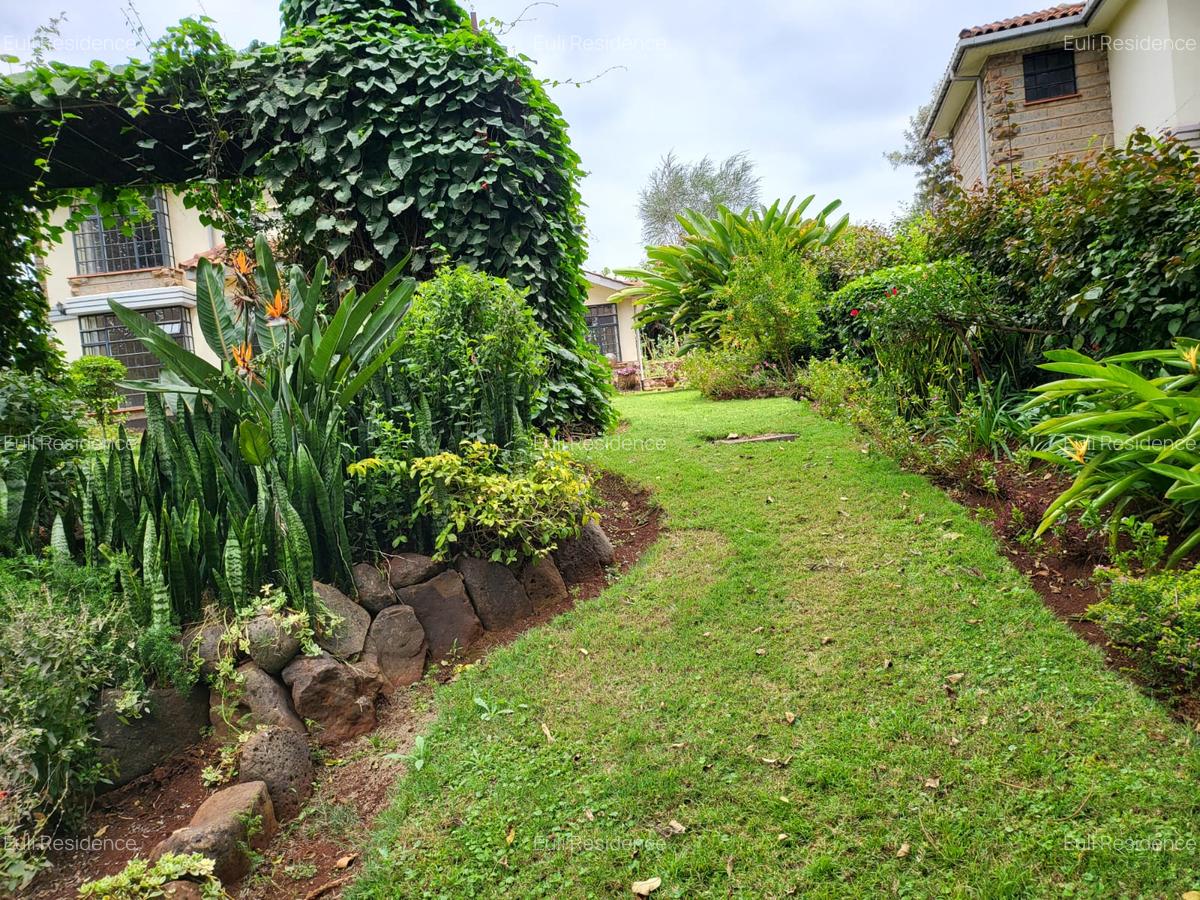 4 Bed Townhouse with En Suite at Red Hill - 16