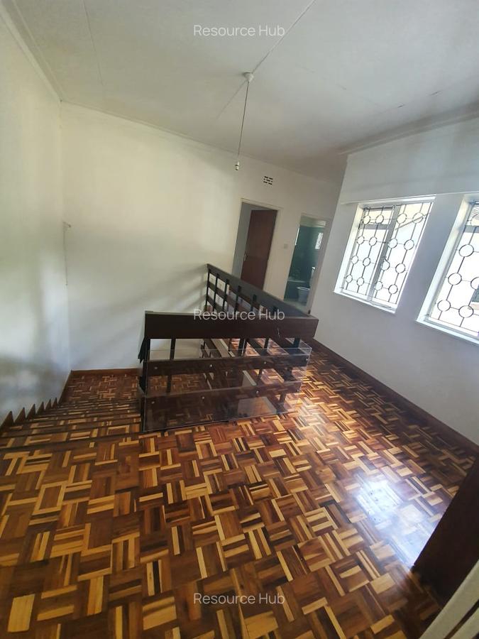 4 Bed Townhouse with En Suite at Lavington - 9