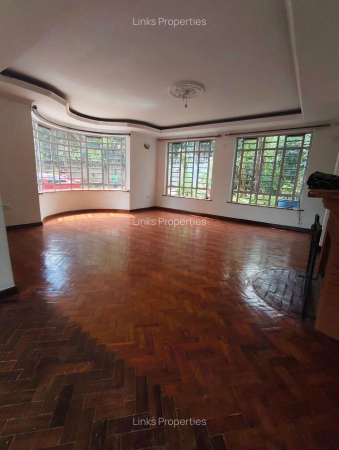 4 Bed Townhouse with En Suite at Kerarapon Drive - 9