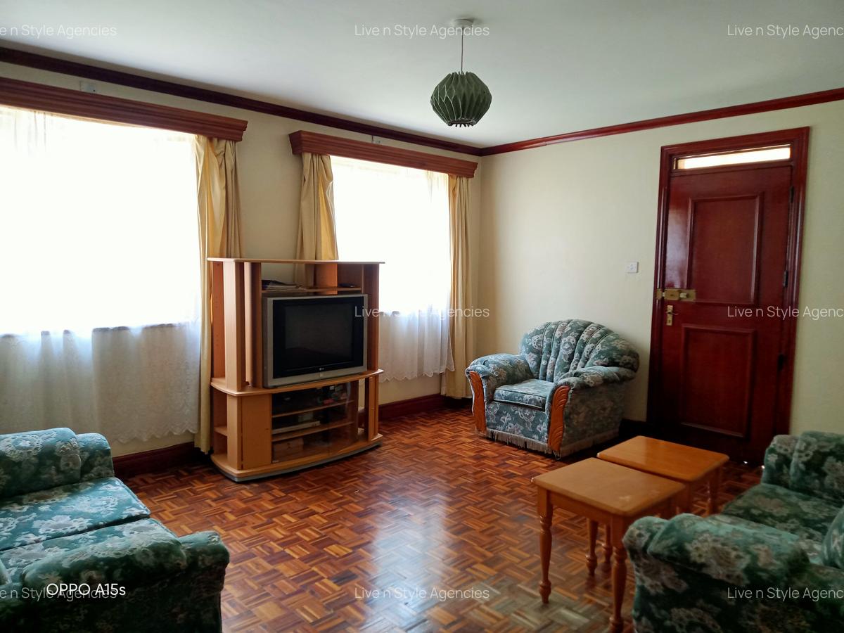 5 Bed House with En Suite in Runda - 11