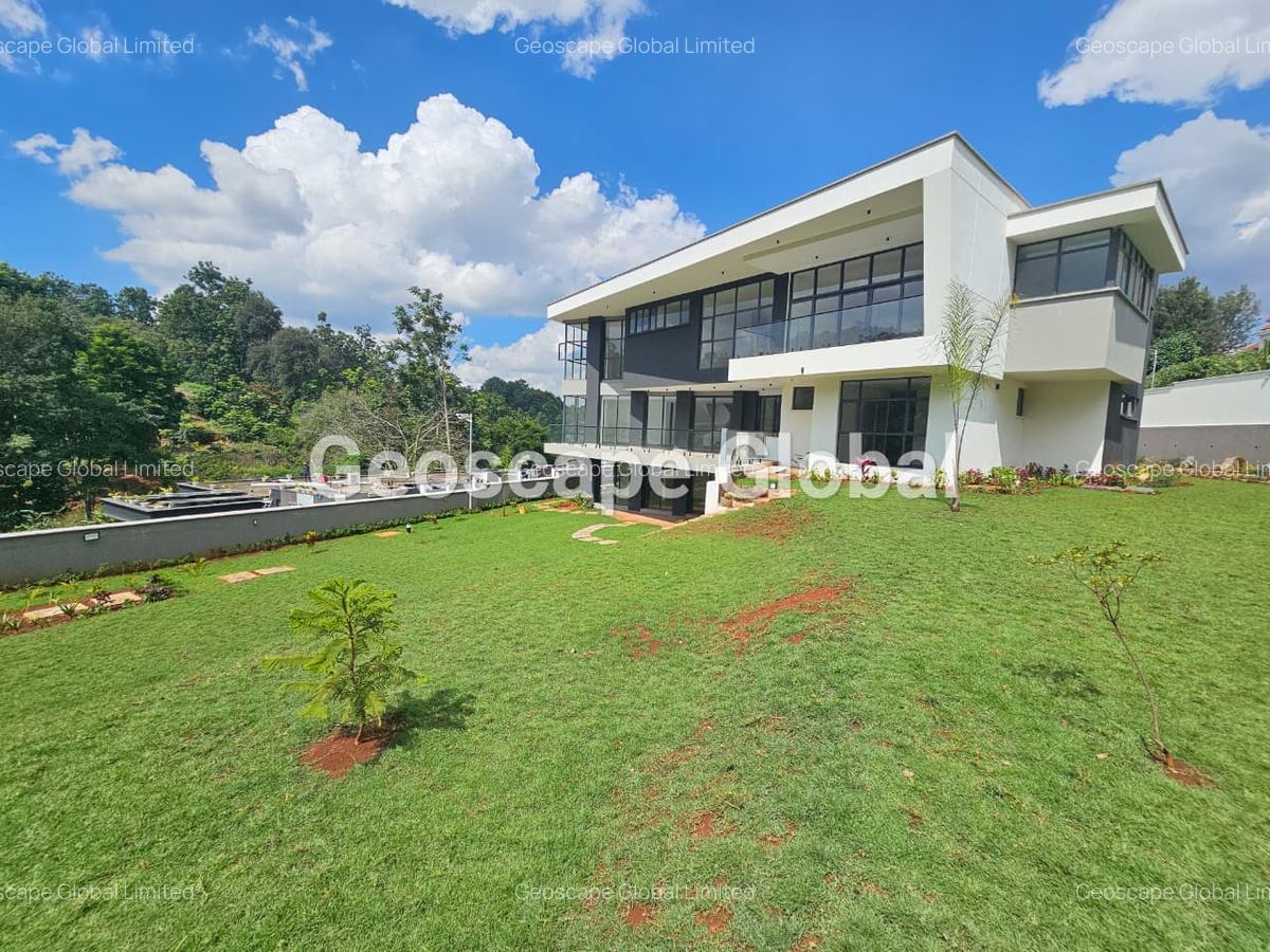 5 Bed House with En Suite in Nyari - 1