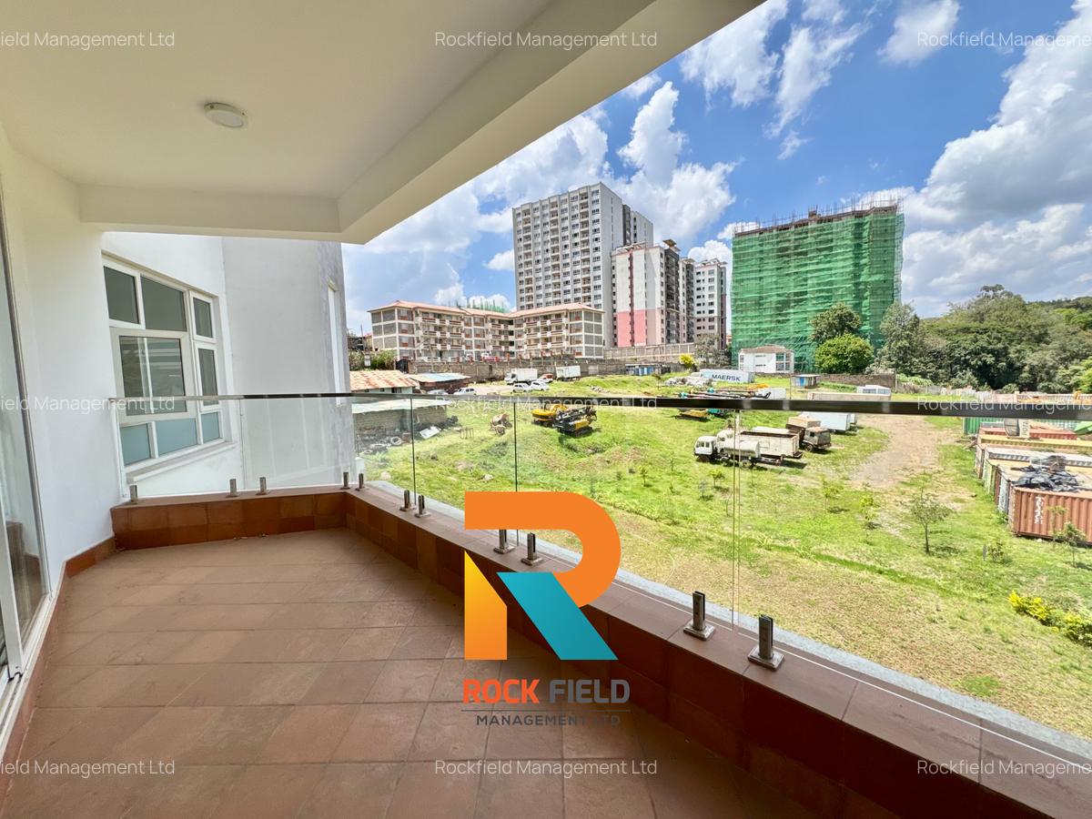 2 Bed Apartment with En Suite in Parklands - 16