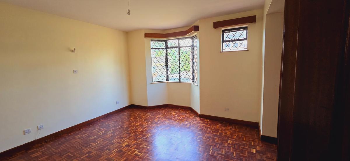 5 Bed Townhouse with En Suite at Convent Drive - 16