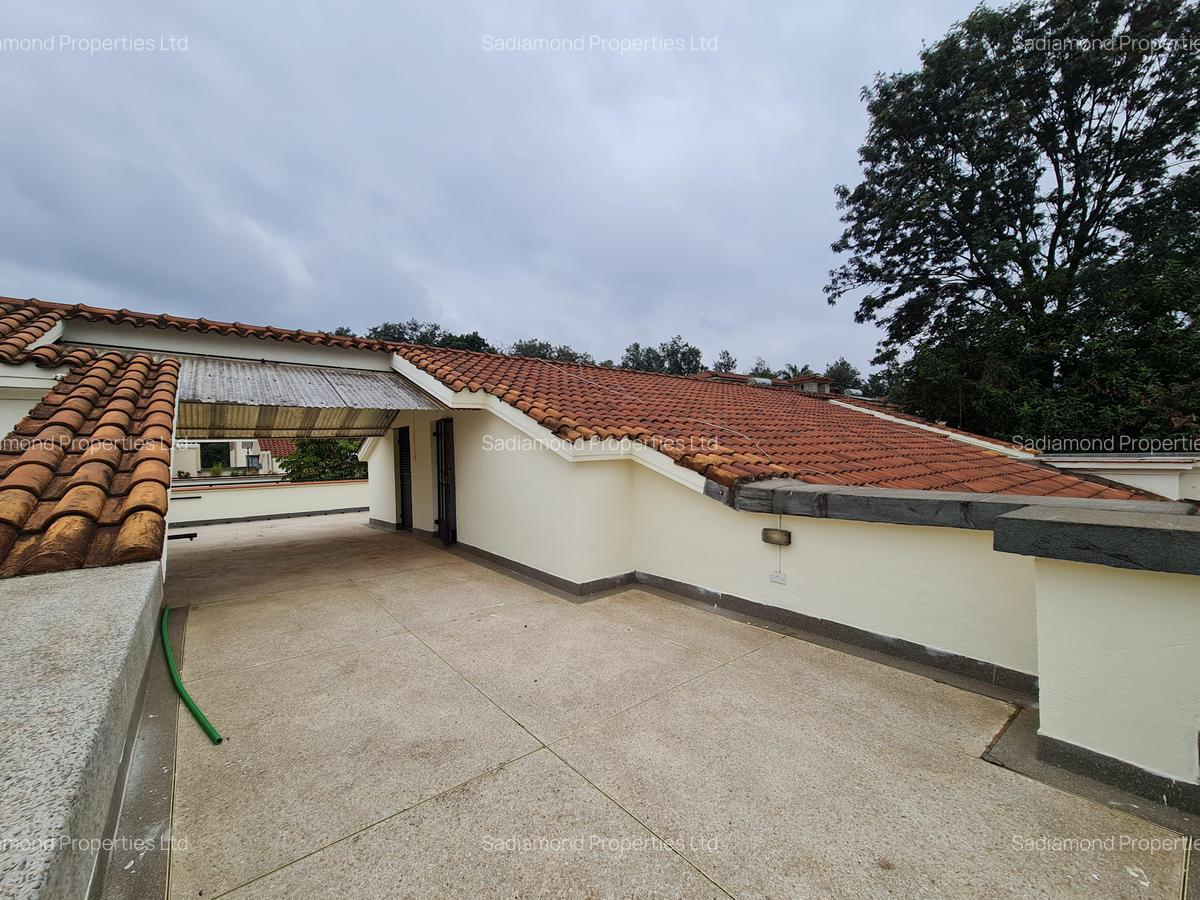 4 Bed Townhouse with En Suite at Brookside Drive - 1