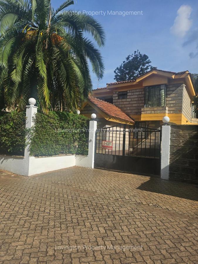 4 Bed House with En Suite at Lavington Green - 2