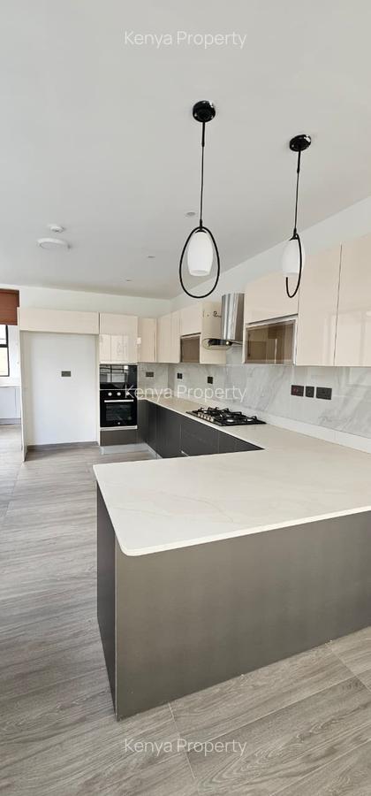 5 Bed Villa with En Suite in Lavington - 19