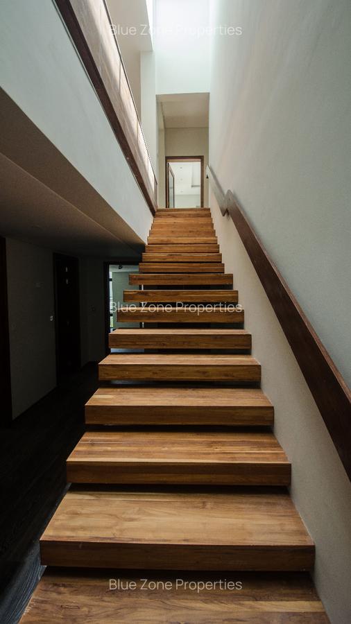 3 Bed Townhouse with En Suite at Gigiri Close To Un - 12