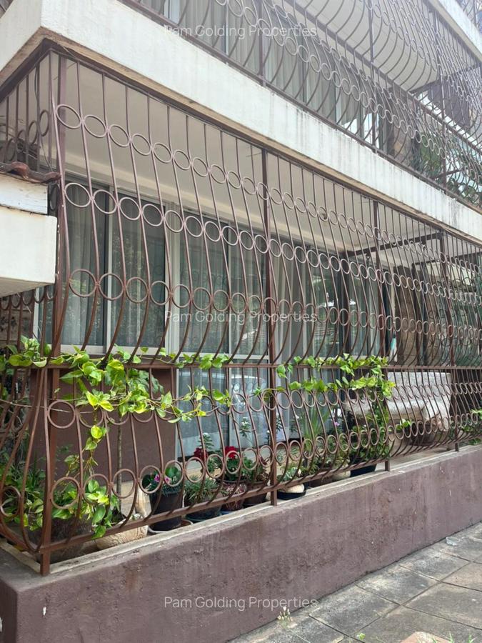 3 Bed Apartment with En Suite at Cresent Close - 9