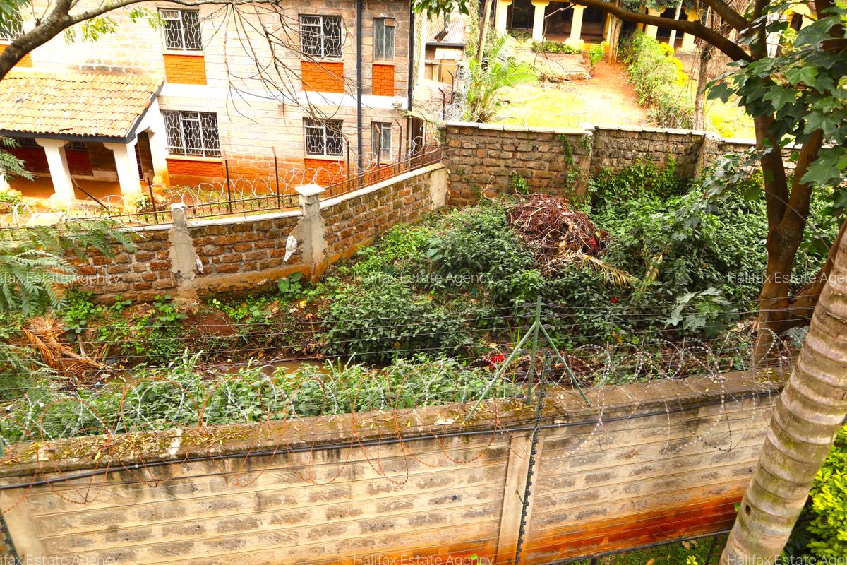 5 Bed Villa with En Suite in Westlands Area - 8