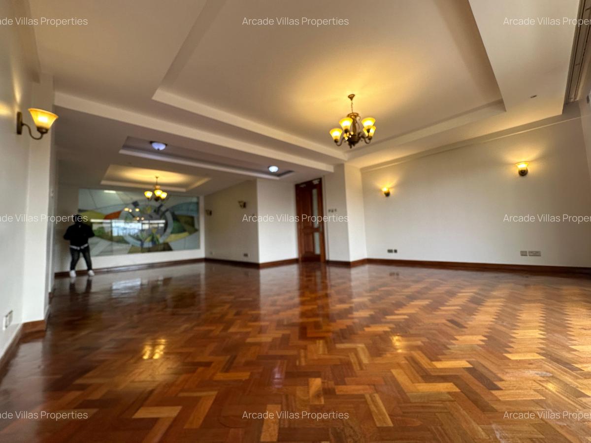 3 Bed Apartment with En Suite in Riverside - 6