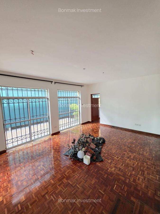 4 Bed Townhouse with En Suite at Lavington Green. - 6