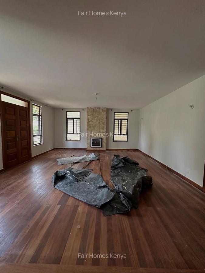 5 Bed Townhouse with En Suite at Lavington Green - 4