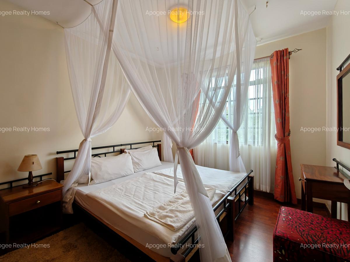 Serviced 3 Bed Apartment with En Suite at Fourways Junction Estate - 16