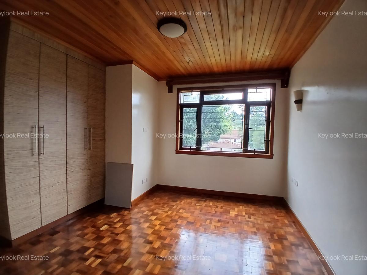 5 Bed Townhouse with En Suite in Lavington - 10