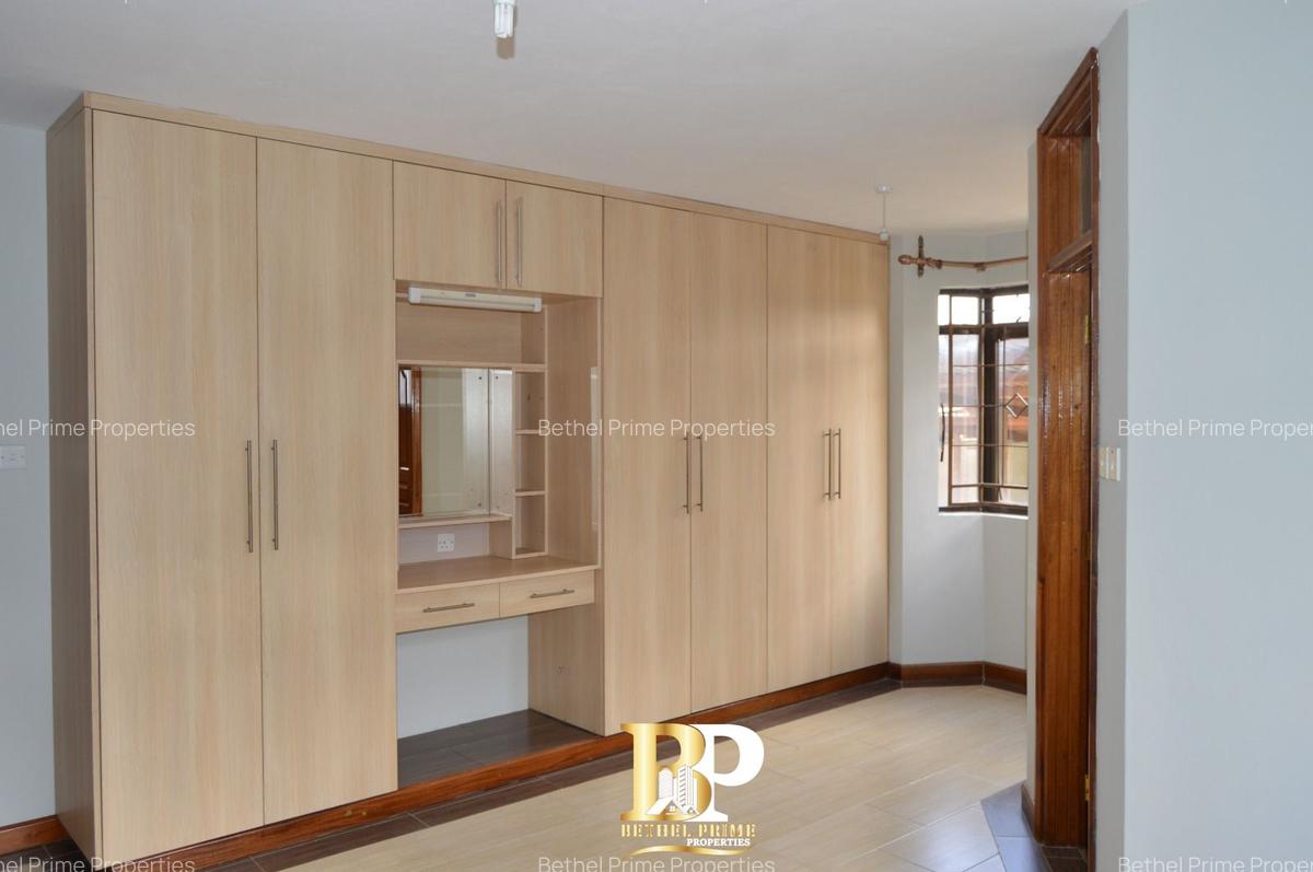 4 Bed Apartment with En Suite in Parklands - 10
