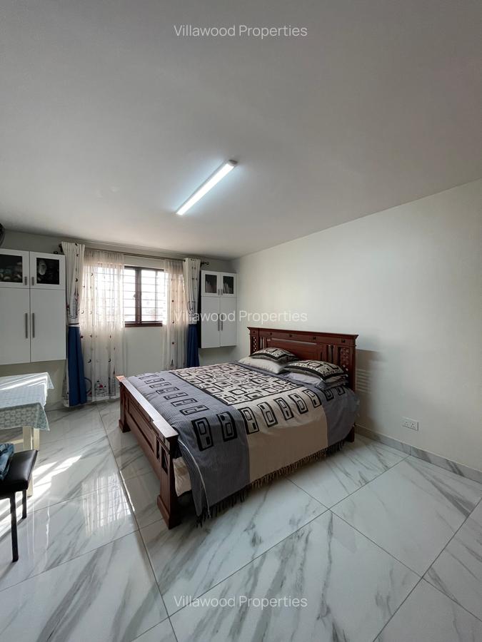 6 Bed Townhouse with En Suite in Lavington - 12