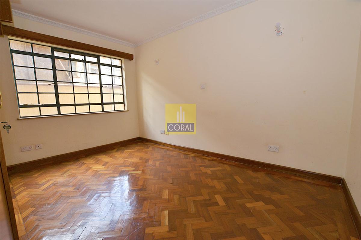 4 Bed Apartment in Parklands - 10