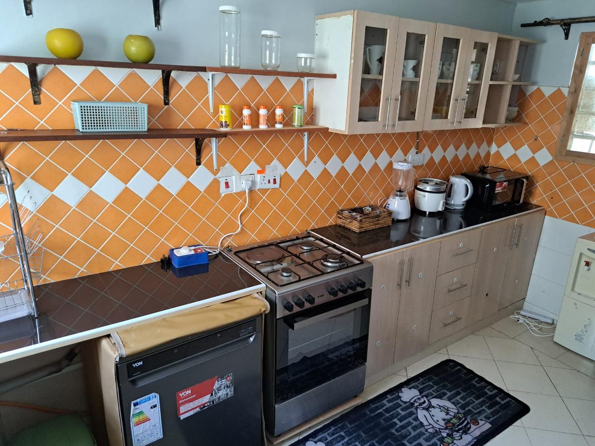 Serviced 2 Bed Apartment with En Suite in Runda - 6