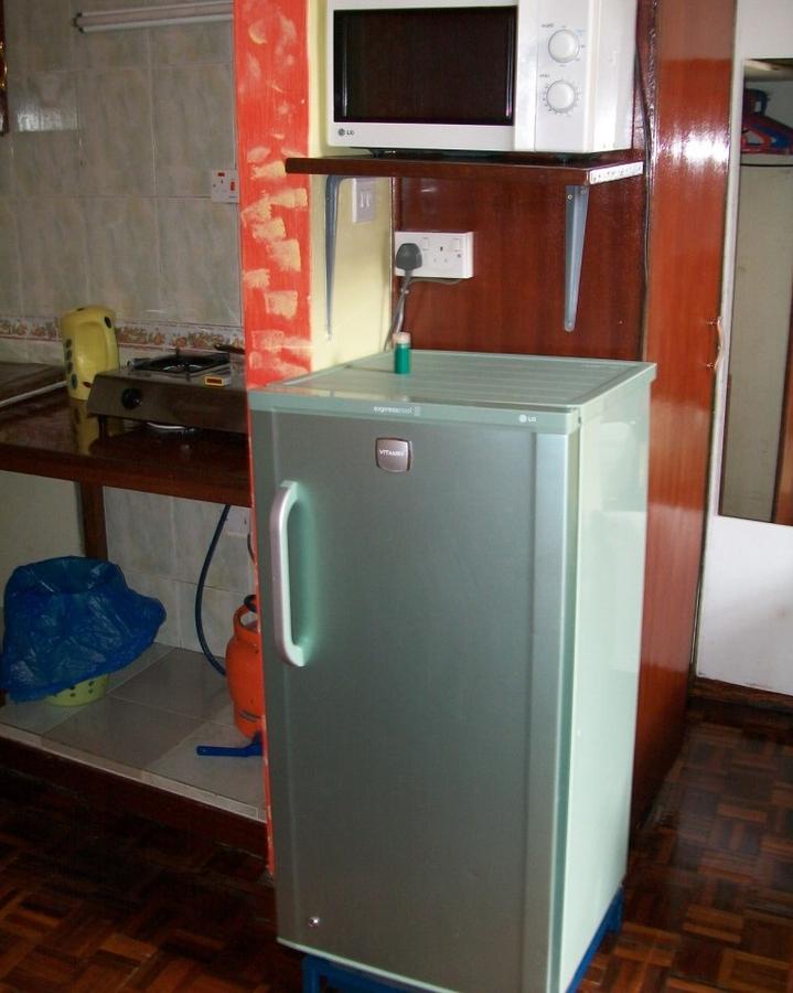 Studio Apartment with En Suite at Woodlands Road - 5