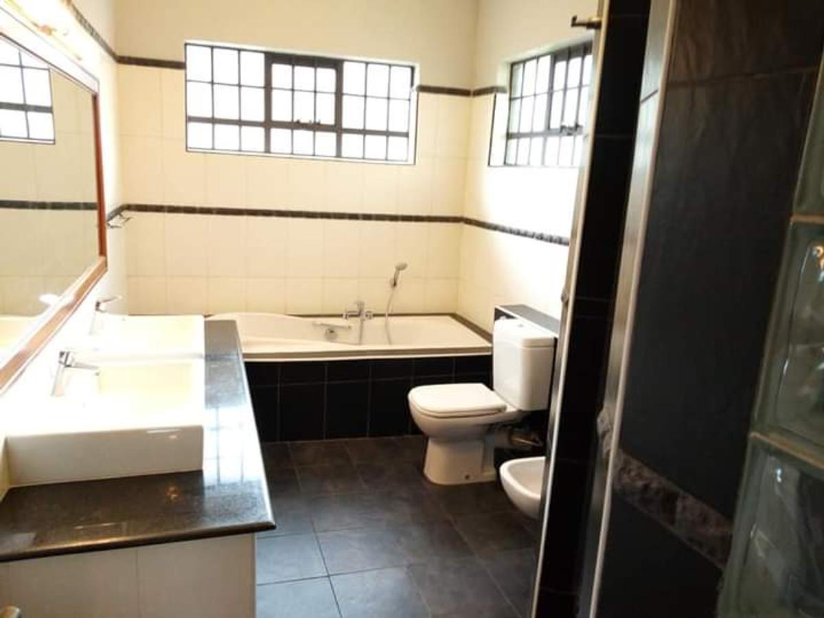 4 Bed Townhouse with En Suite at Off Peponi Road - 10