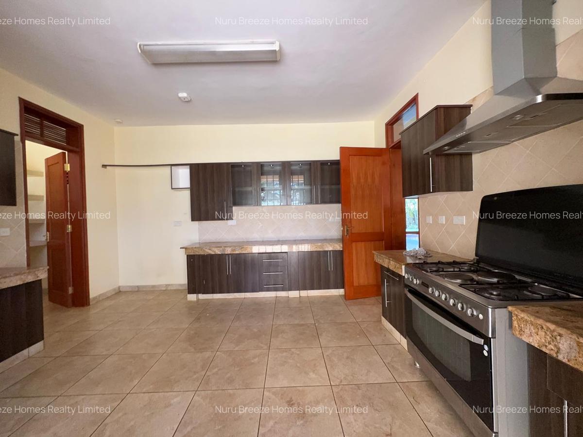 4 Bed House with En Suite in Runda - 12