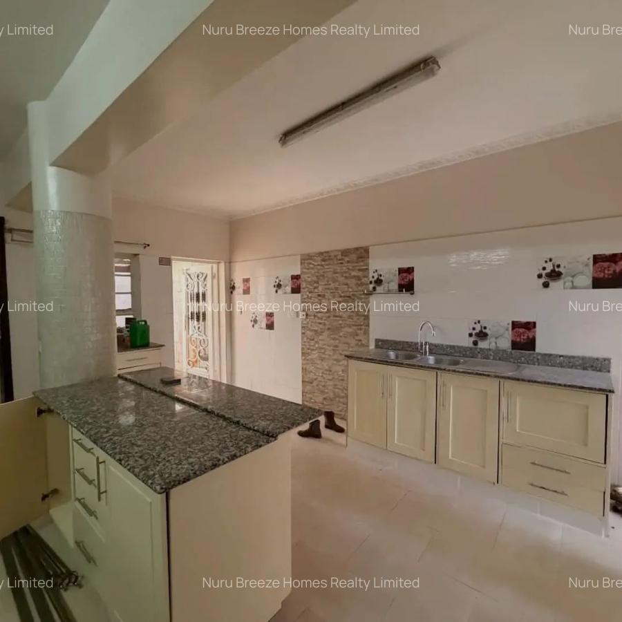5 Bed Townhouse with En Suite in Karen - 12