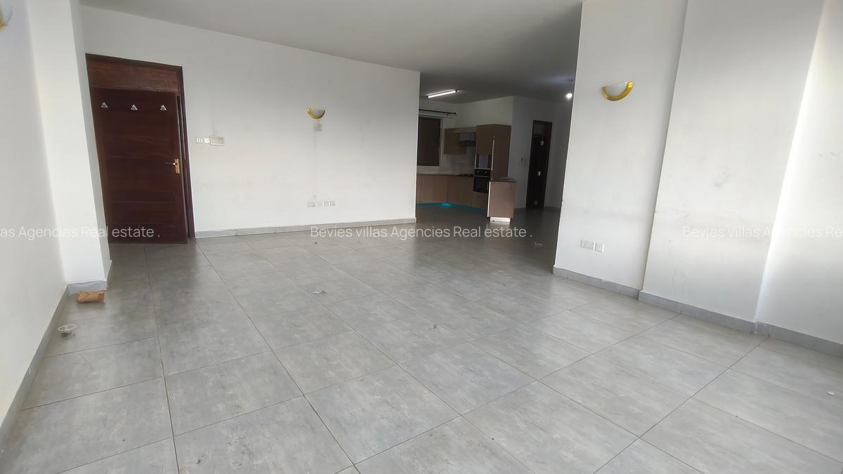 3 Bed Apartment with En Suite at Parklands - 5
