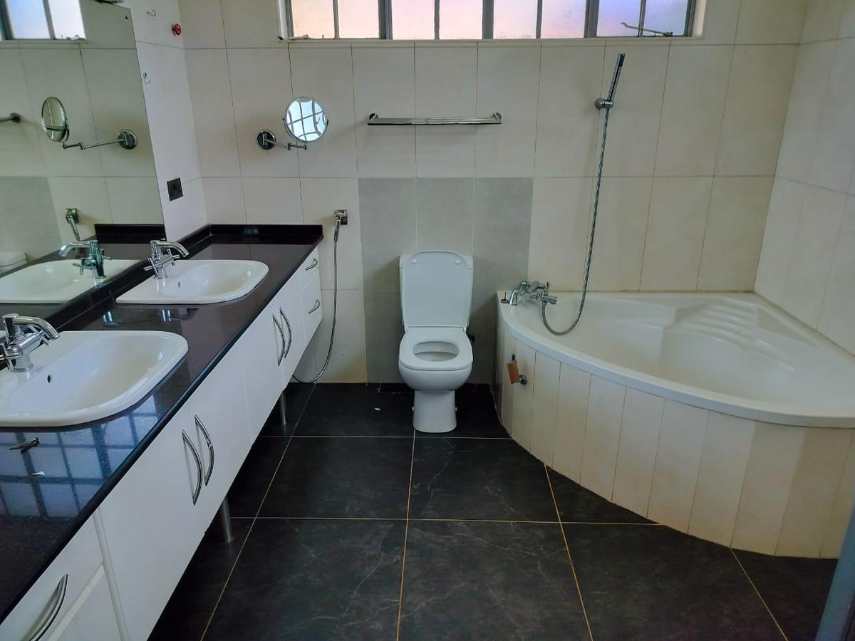 4 Bed House with En Suite at Loresho - 10