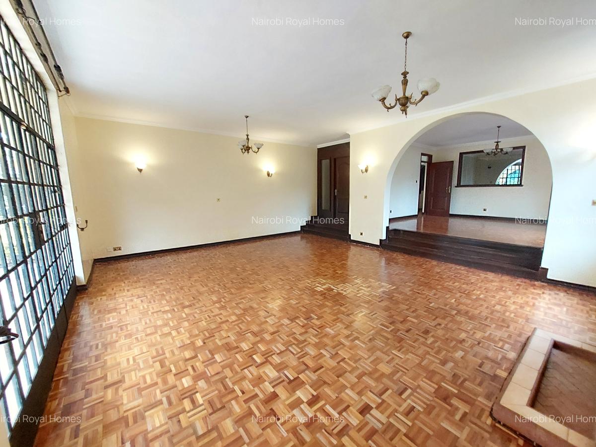 4 Bed House with En Suite at Acacia Drive - 6