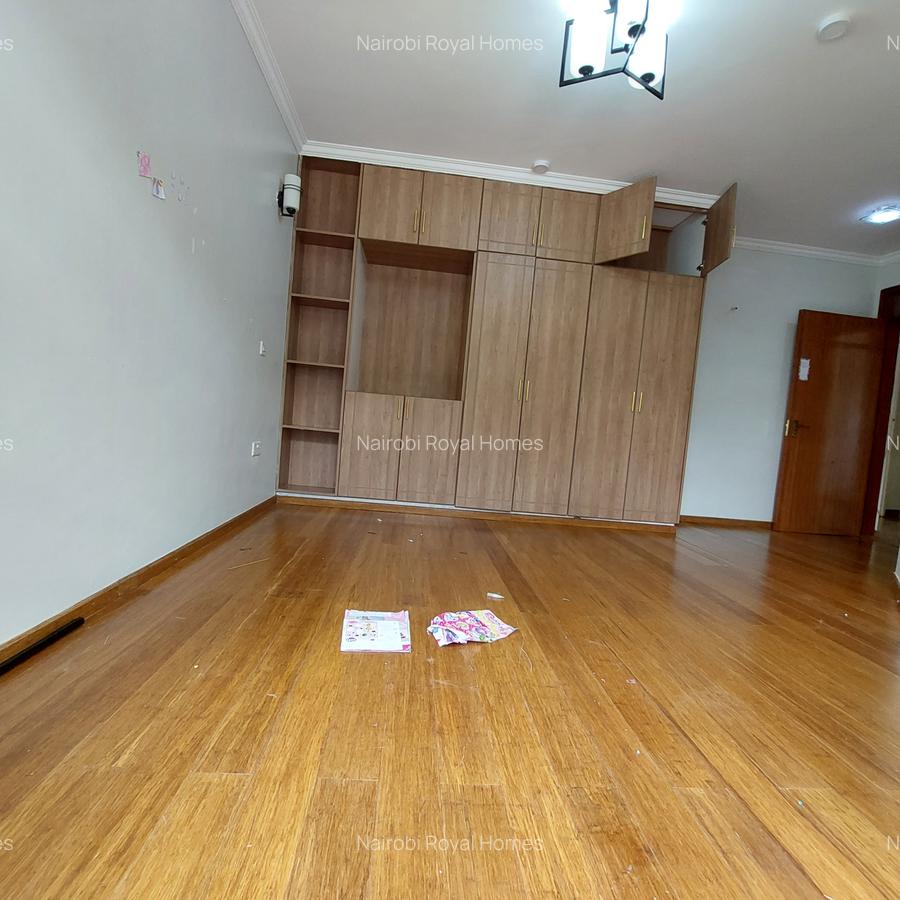 5 Bed Townhouse with En Suite at Off Convent Drive - 11