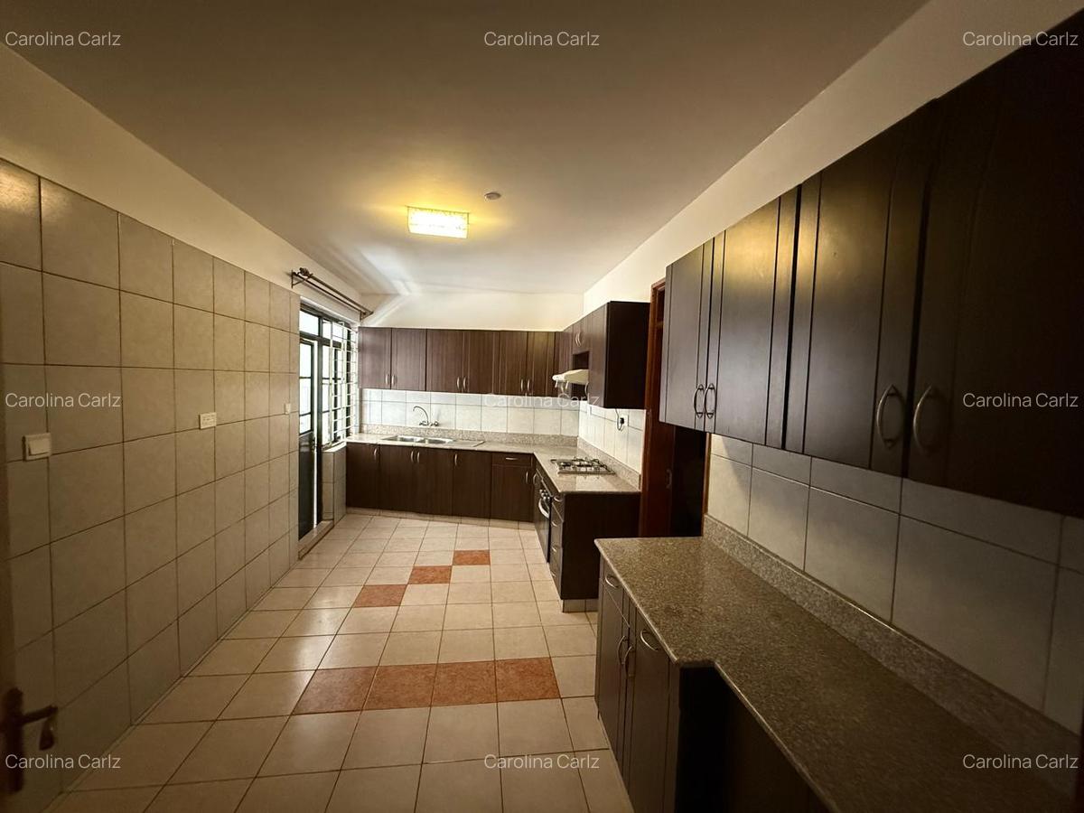 2 Bed Apartment with En Suite in Kilimani - 8